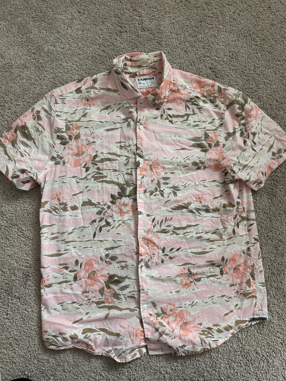Express Men’s Pink Floral Short-Sleeve Button-Down Shirt